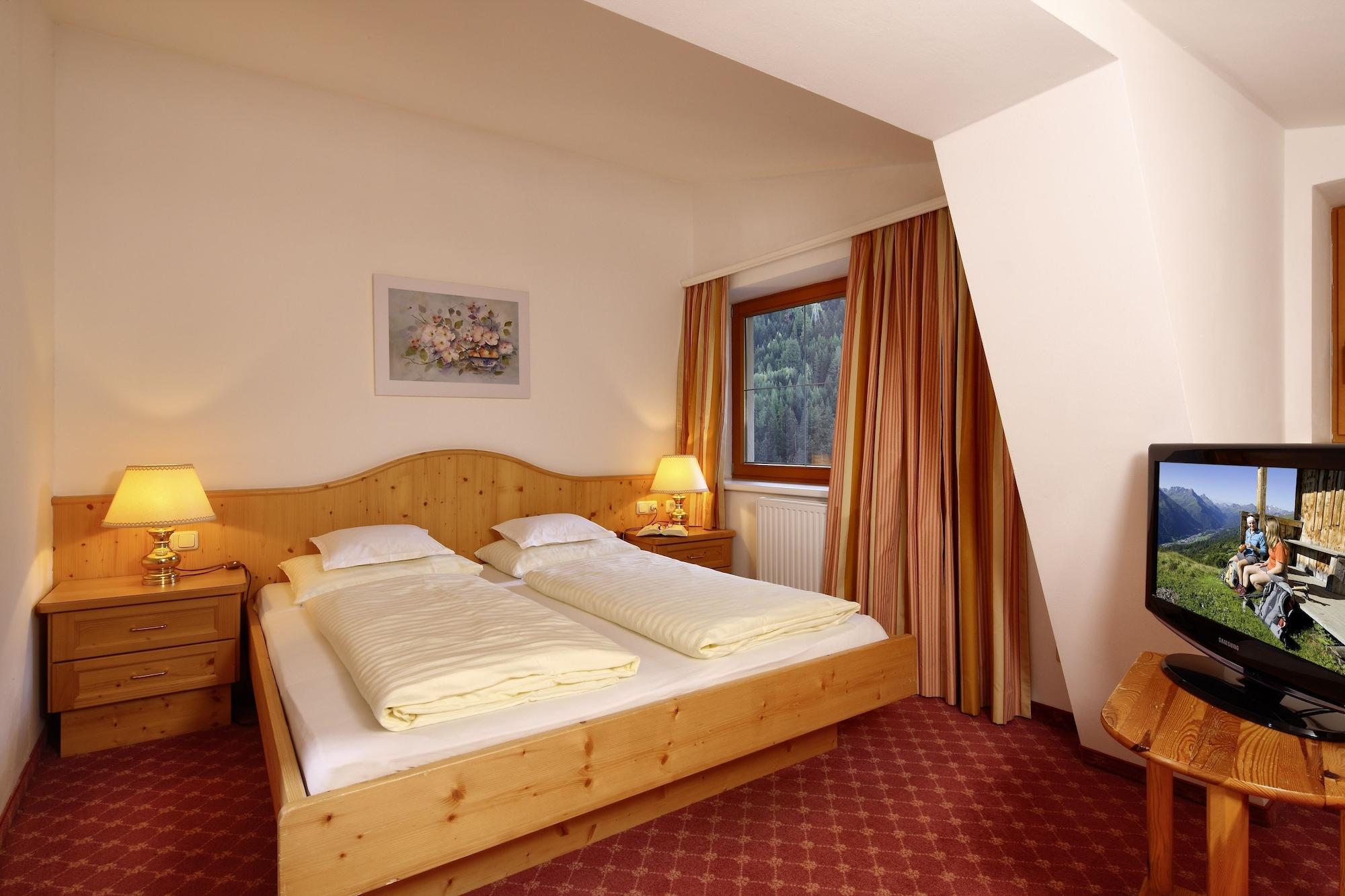 Hôtel Kertess à Sankt Anton am Arlberg Extérieur photo