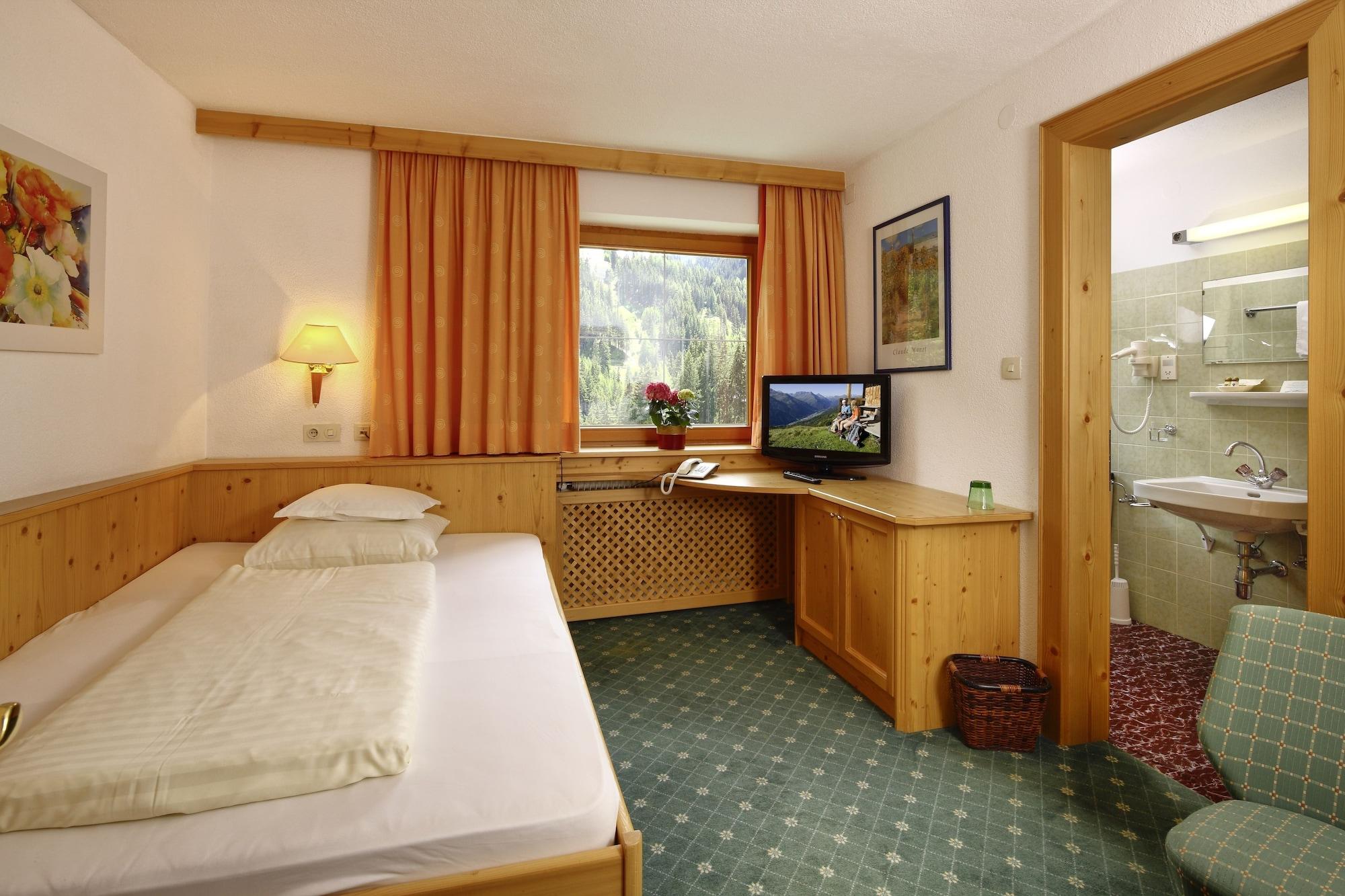 Hôtel Kertess à Sankt Anton am Arlberg Extérieur photo